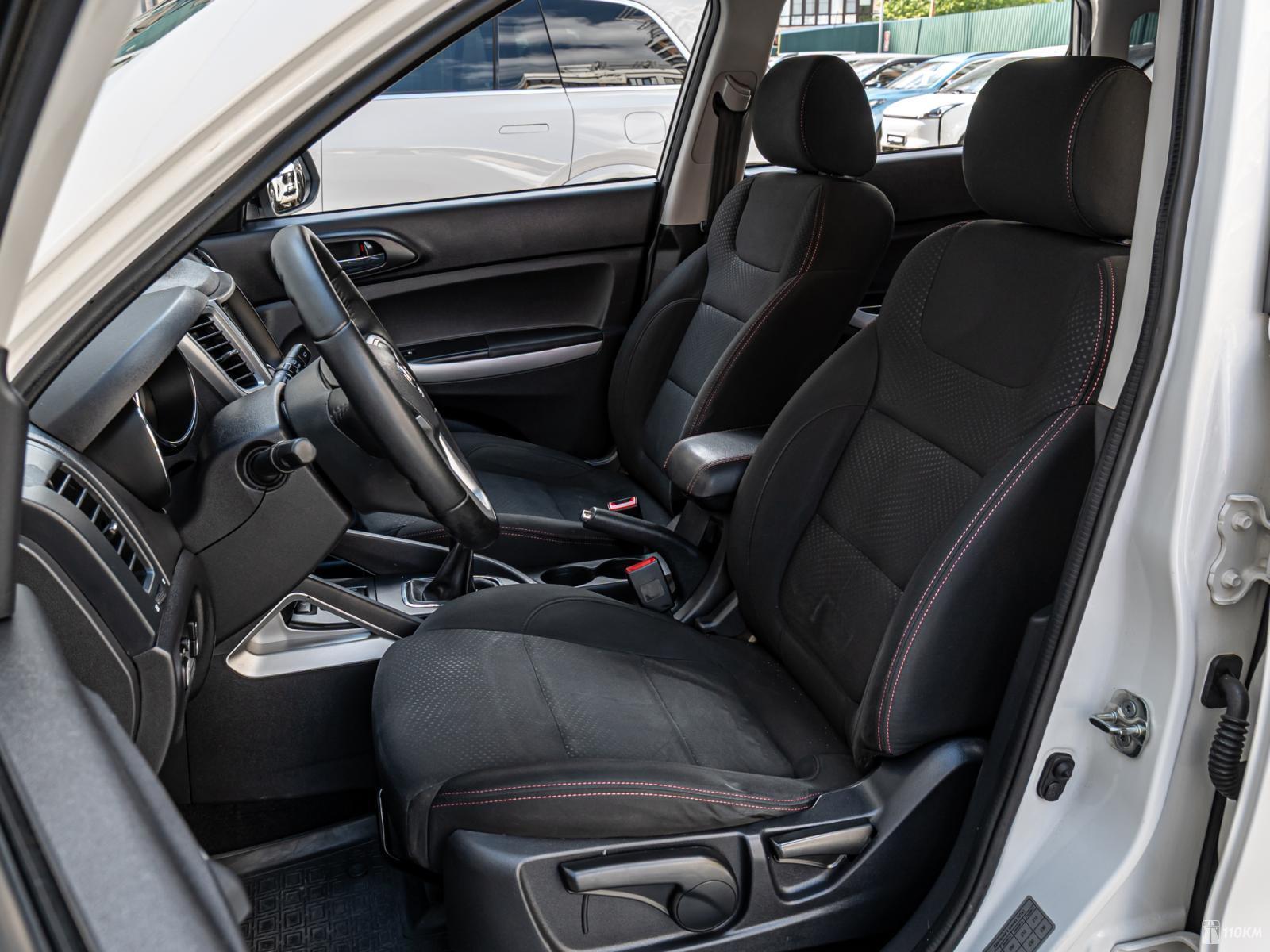Changan, CS35, CS35, 1598, 113, бензин, внедорожник, механика, передний привод, среднее состояние, левый, белый, 899 000 ₽